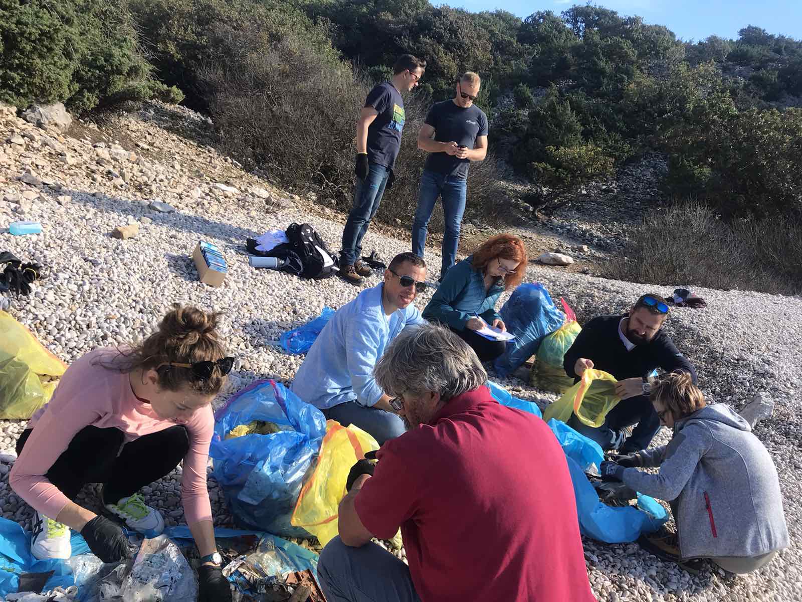 Čišćenje plaža od otpada